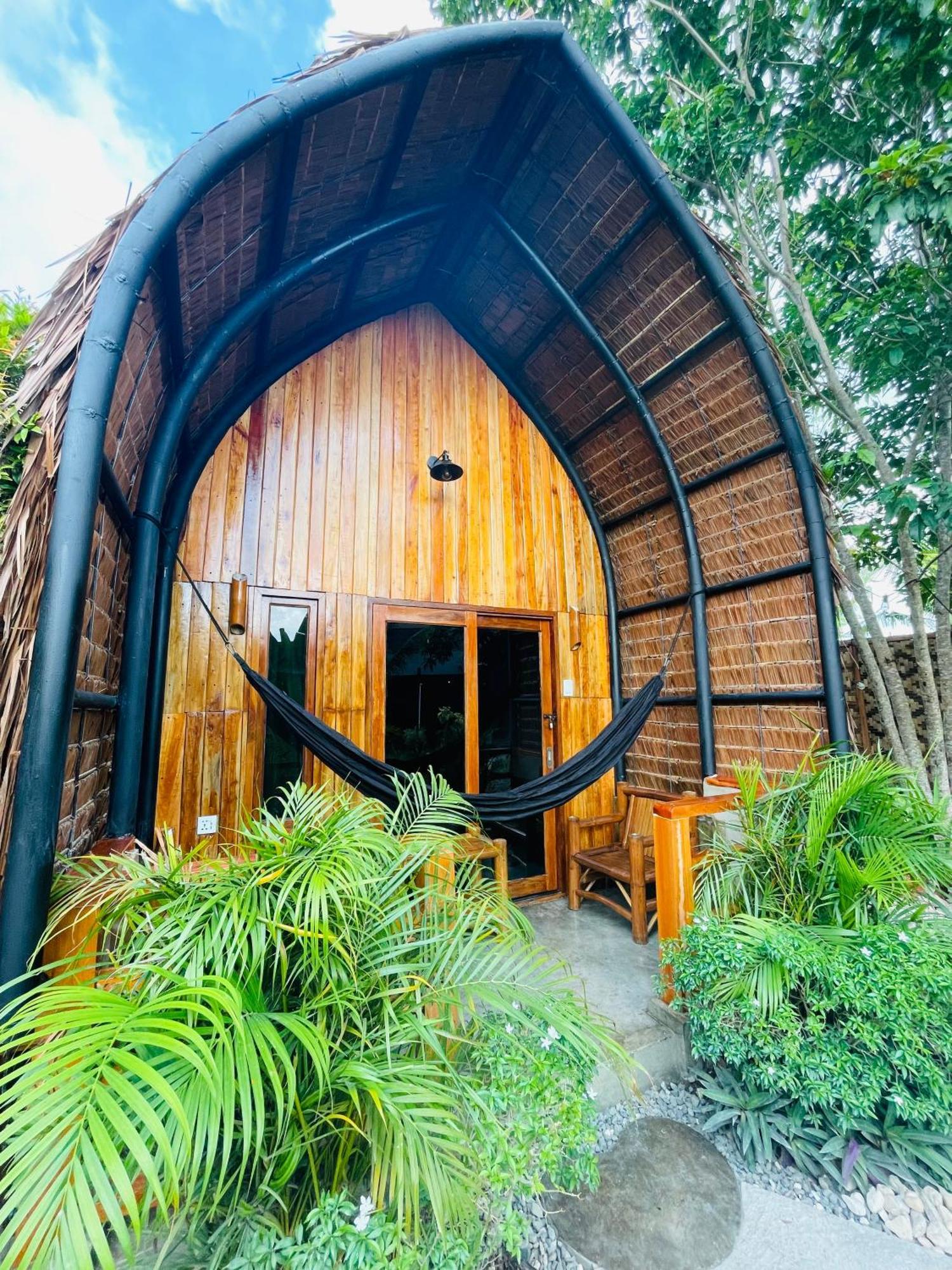 Maayong Hostel (Adults Only) Moalboal Exteriör bild